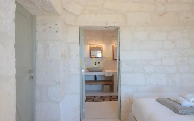 TD I Coni di Pinur Trulli With Scenic Valley View