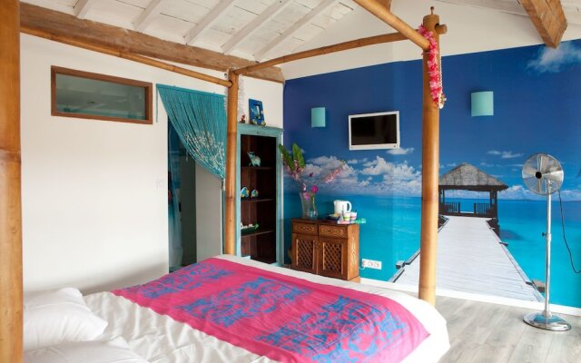 La Maison des Copains