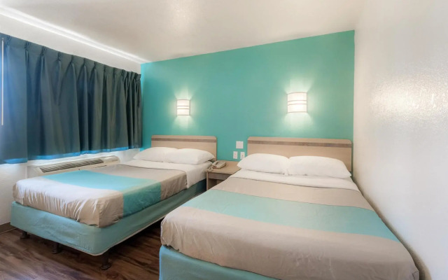 Motel 6 Del Rio, TX