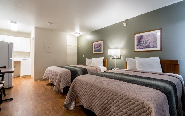 HomeTowne Studios by Red Roof Denver - Lakewood West