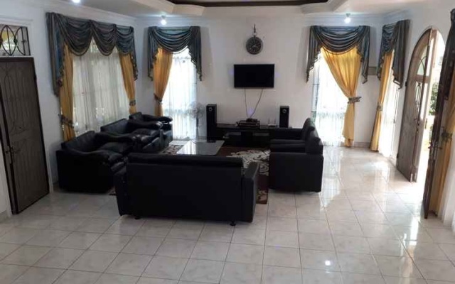 Zevannya Villa Puncak – Guest Rooms – Cipanas