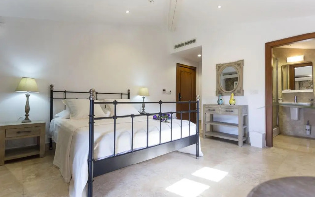 Sonef House Hotel