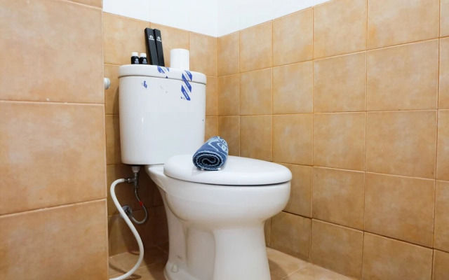 Cozy Studio Apartment Connected to Mall at Green Pramuka