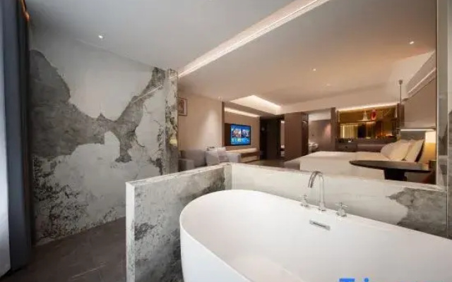 Luxury Hotel ( Linyi Olympic Sports Center )