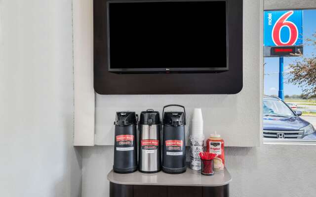 Motel 6 Sandston, VA - Richmond, Va