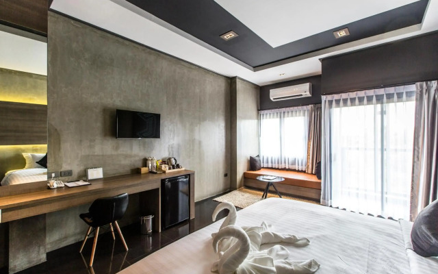 Cresco Hotel Buriram