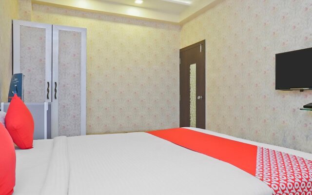 Hotel Shades of Royal by OYO Rooms