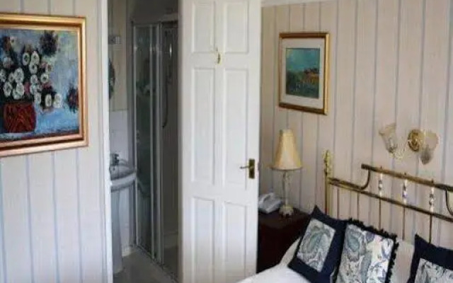 Woodlands Country House