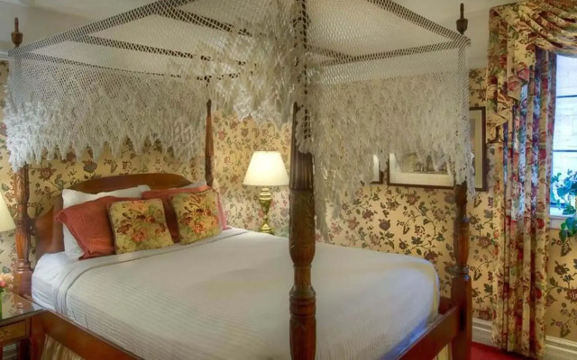 The Red Coach Inn