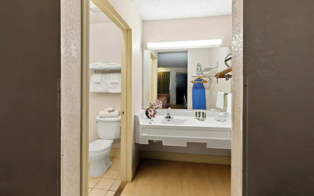 Bellmawr Economy Inn