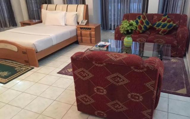 Romalo Hotel & Apartments