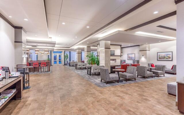 Hampton Inn & Suites Madison / Downtown