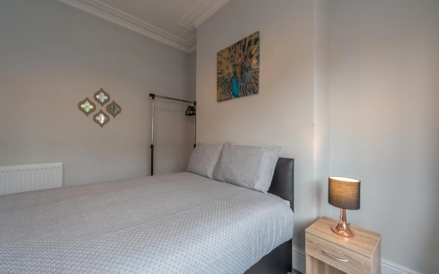 Serene Glam Lodge By Jesouth