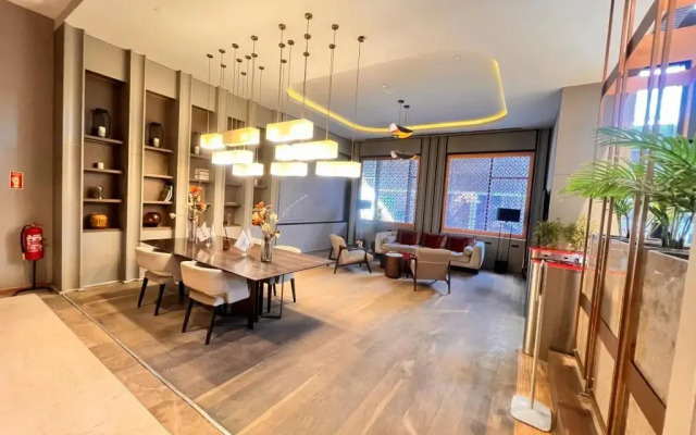 G Tower Residence Luxury Apartment