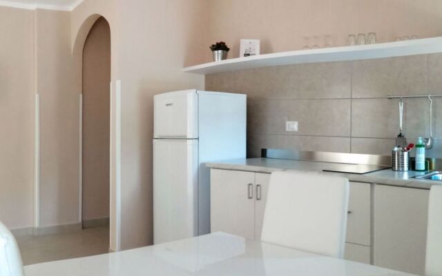 House Laura Ascea Marina 40042