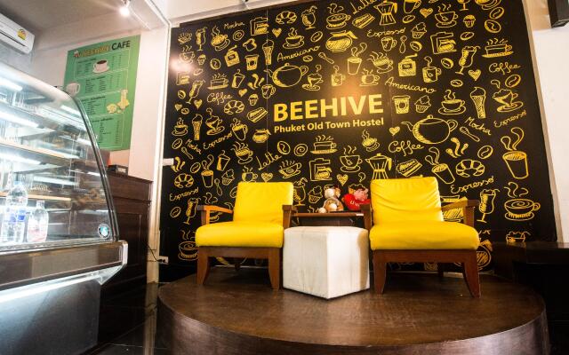 Beehive Phuket Old Town - Hostel