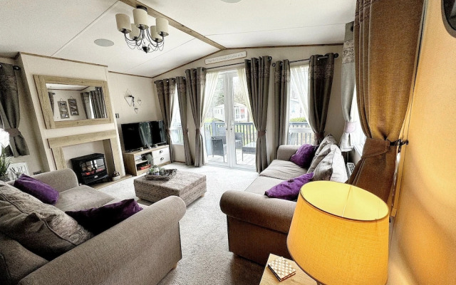 Hopton Lodge Retreat