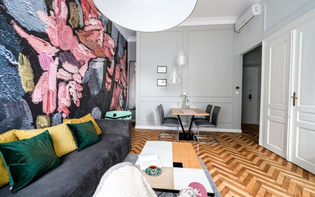 Arts Apartments