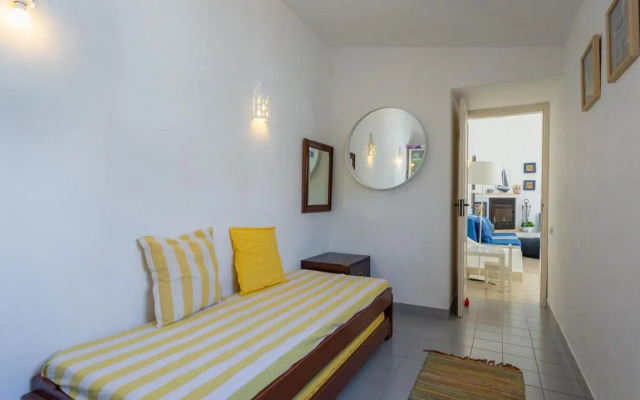 Sea 3BDR House W/ Patio by Lovelystay