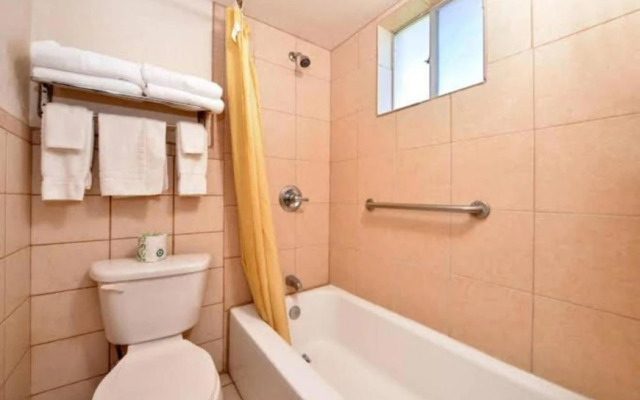 Exclusivo Inn by OYO Grand Prairie, TX