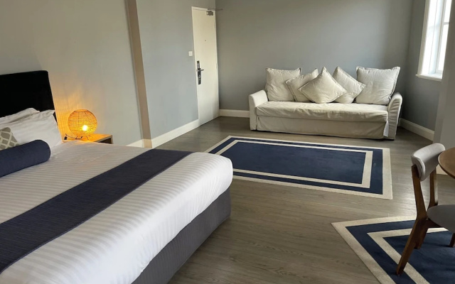 Seabreeze Hotel – Guest Rooms – Nelson Bay