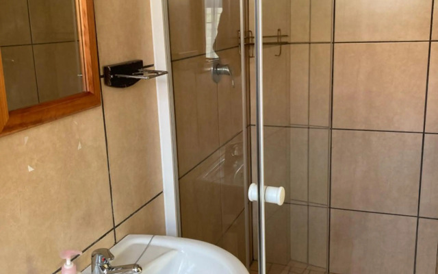 Pole Pole holiday home