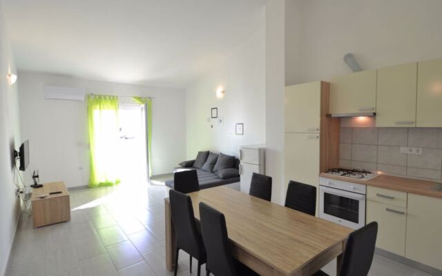 Apartment Ivan Maslenica 41270