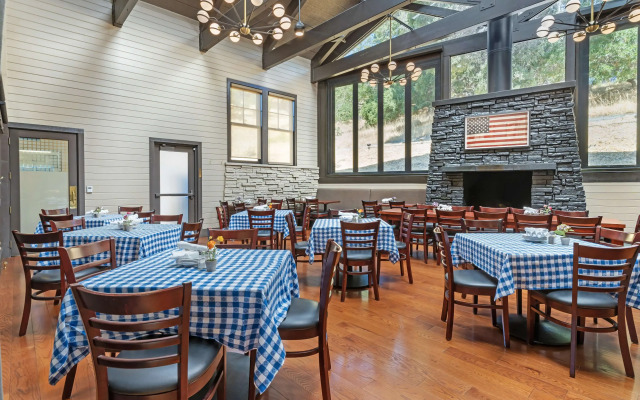 Best Western Plus Novato Oaks Inn