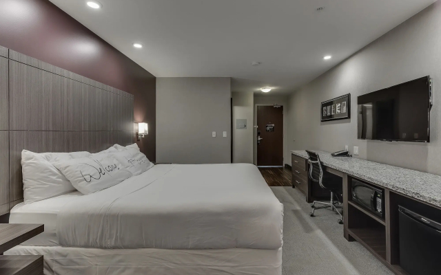 Home Inn & Suites Saskatoon South