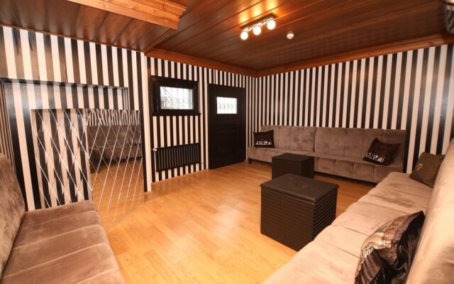 Luxury Pavilion With Bosphorus View in Beylerbeyi