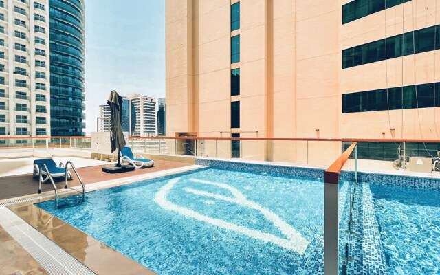 LUX - Binghatti Canal View Suite