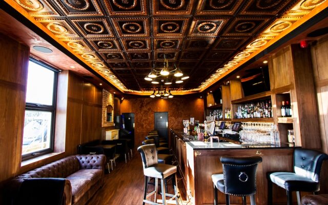 The Hadley Hotel