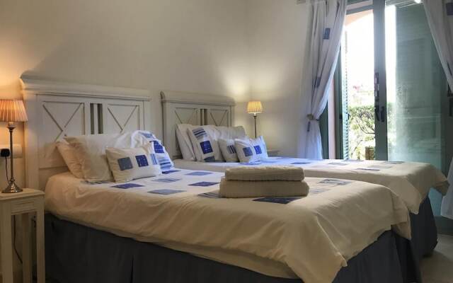Apartment with Sea Views and Own Garden
