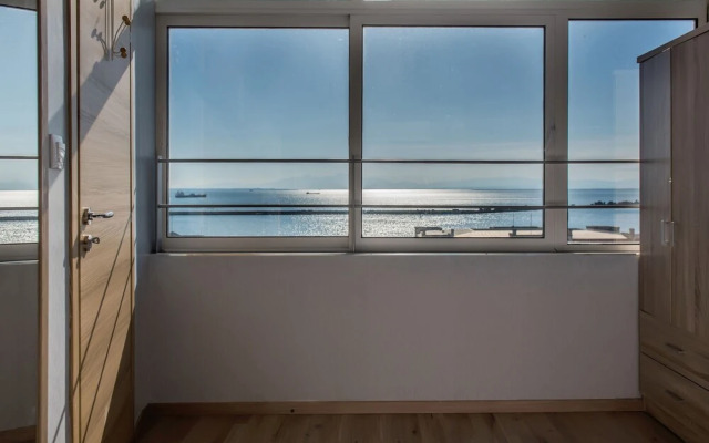 #Halu! - Spacious Home with Sea View