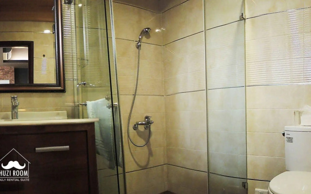 Huzi Room