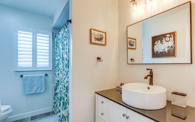 Apollo Beach Oasis: Lanai + Heated Pool!