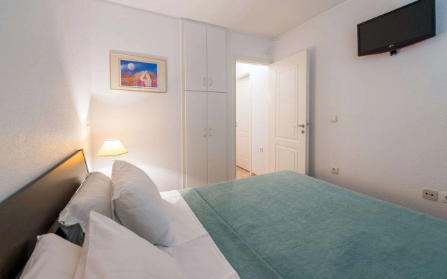Villas In Sounio