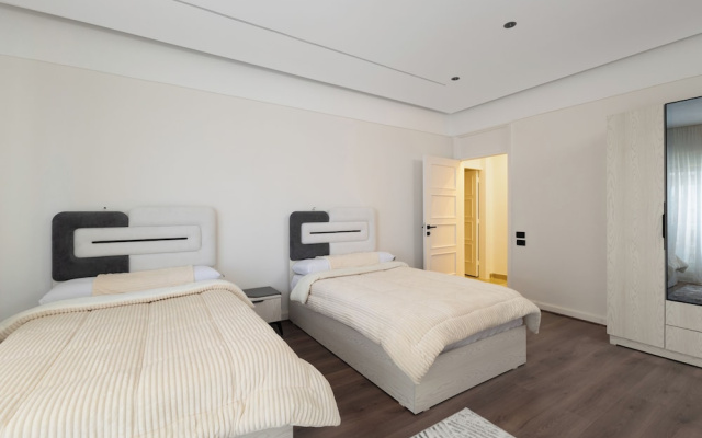 ELITE Premium 4BR Nilefront Apartment
