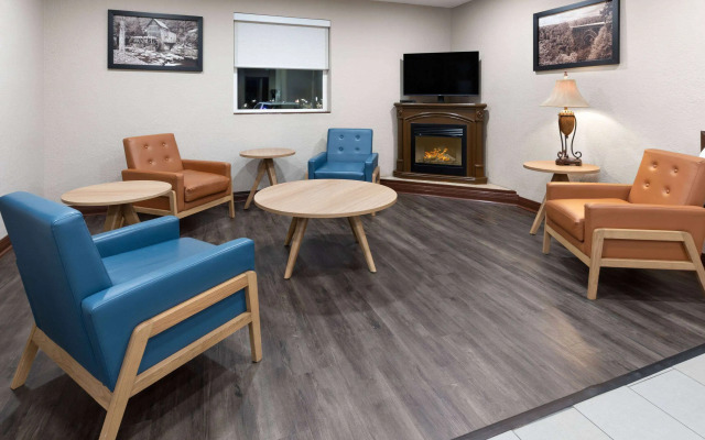 Super 8 by Wyndham Summersville/New River National Park