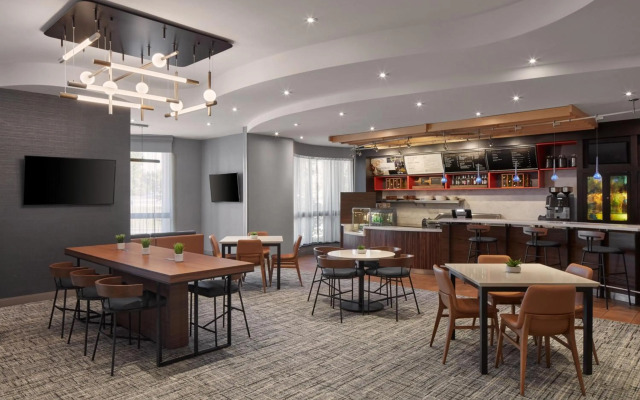 Courtyard by Marriott Mississauga - Airport Corporate Centre West