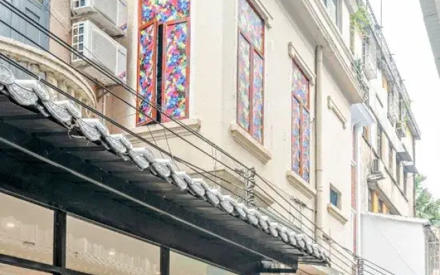 Yinian Hostel