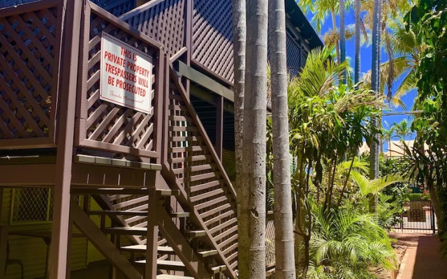 Roey Backpackers & Party Bar