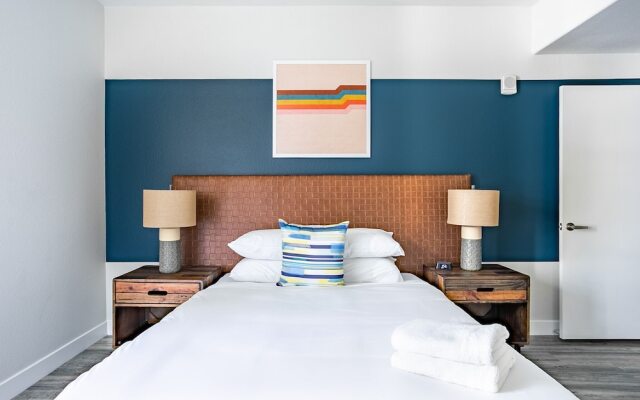 WanderJaunt Modern Dt San Diego Apts