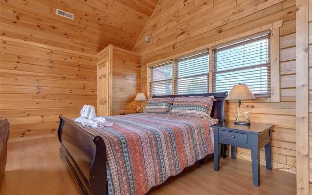 Starry Hope - Four Bedroom Cabin