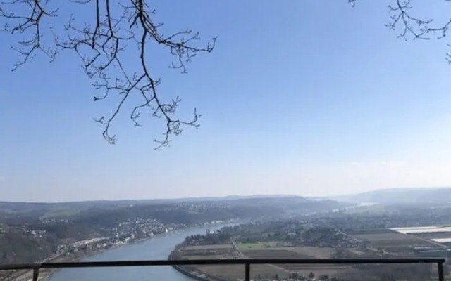 5 Rheinblick Modern Retreat