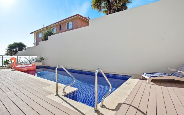 Southbound Escape at the Wharf