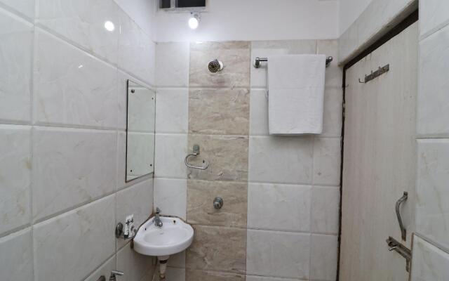 OYO 41914 Hotel New City Palace