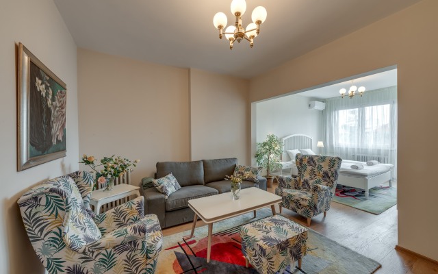 Beautiful Jewel in the TOP Centre