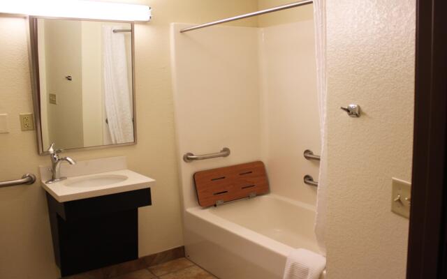 Candlewood Suites Tulsa