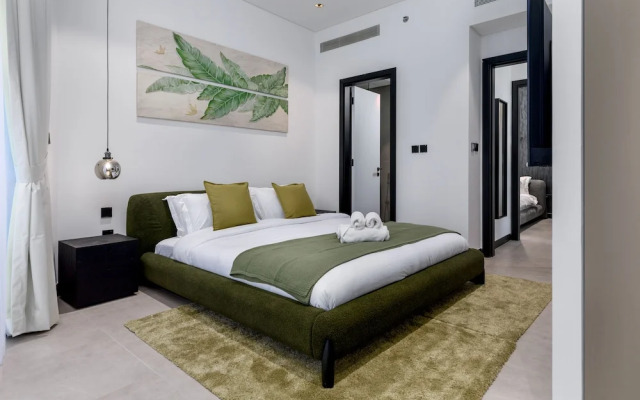 Waves - Top Waterfront 2BR Apartment in Business Bay